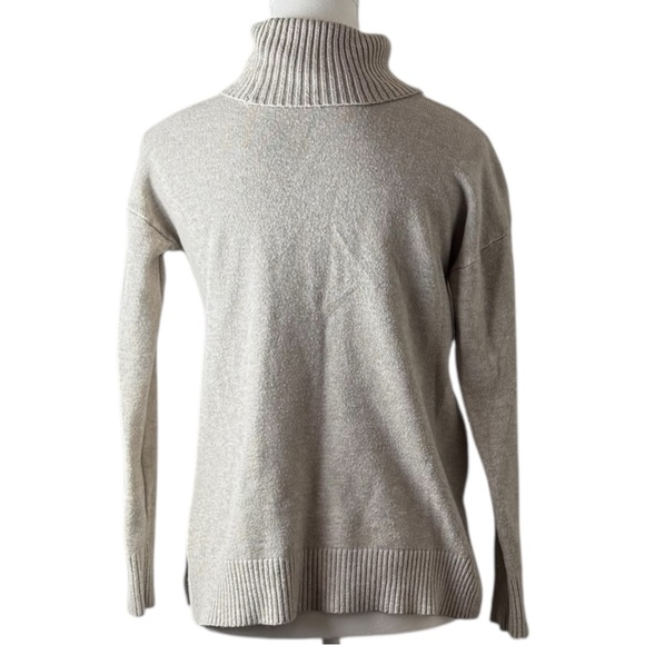 Cyrus Ribbed Turtleneck Sweater Women’s XS Beige Soft Rayon‎ Blend Knit - Picture 3 of 8